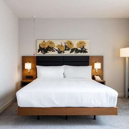 Hilton Garden Inn Tbilisi Chavchavadze Bagian luar foto