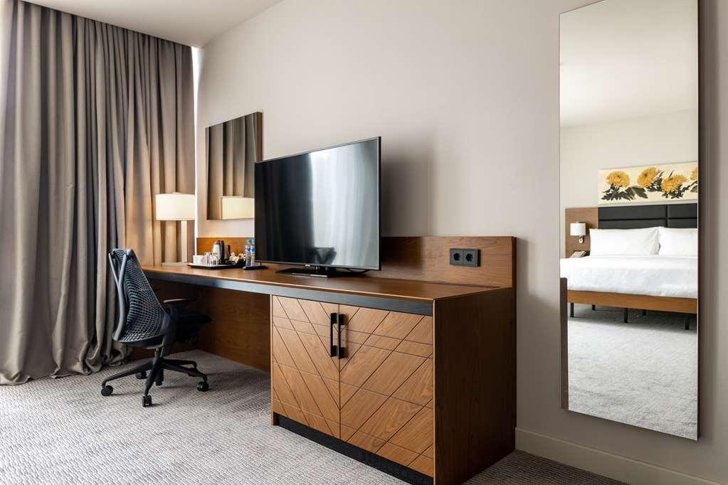 Hilton Garden Inn Tbilisi Chavchavadze Ruang foto