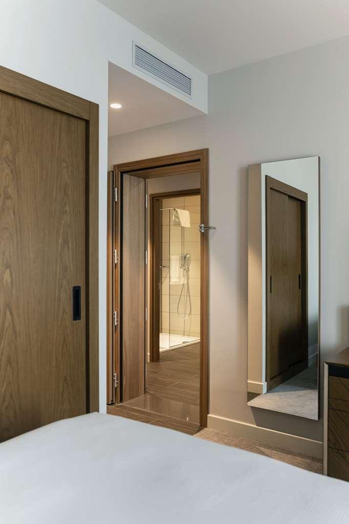Hilton Garden Inn Tbilisi Chavchavadze Ruang foto