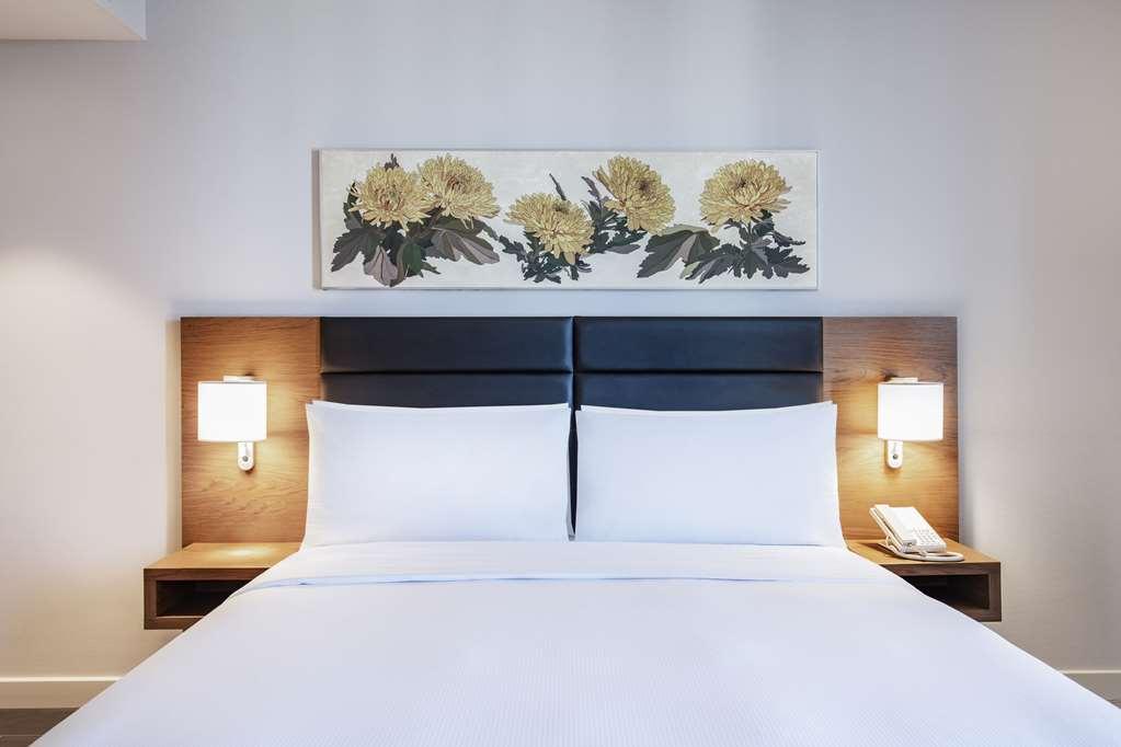 Hilton Garden Inn Tbilisi Chavchavadze Ruang foto