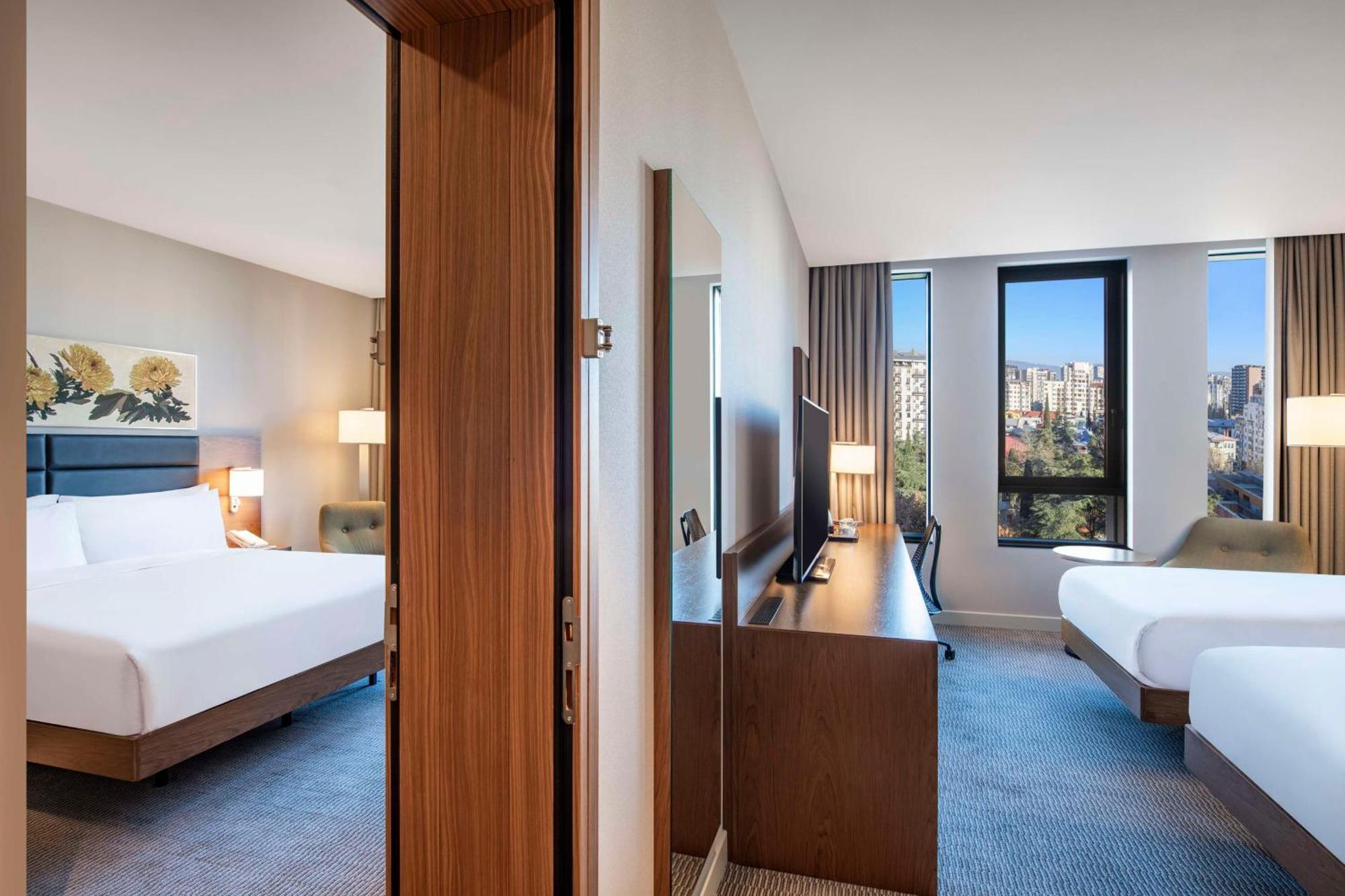 Hilton Garden Inn Tbilisi Chavchavadze Bagian luar foto