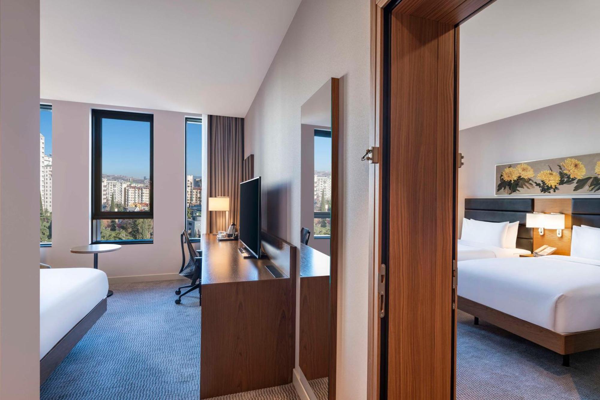 Hilton Garden Inn Tbilisi Chavchavadze Bagian luar foto