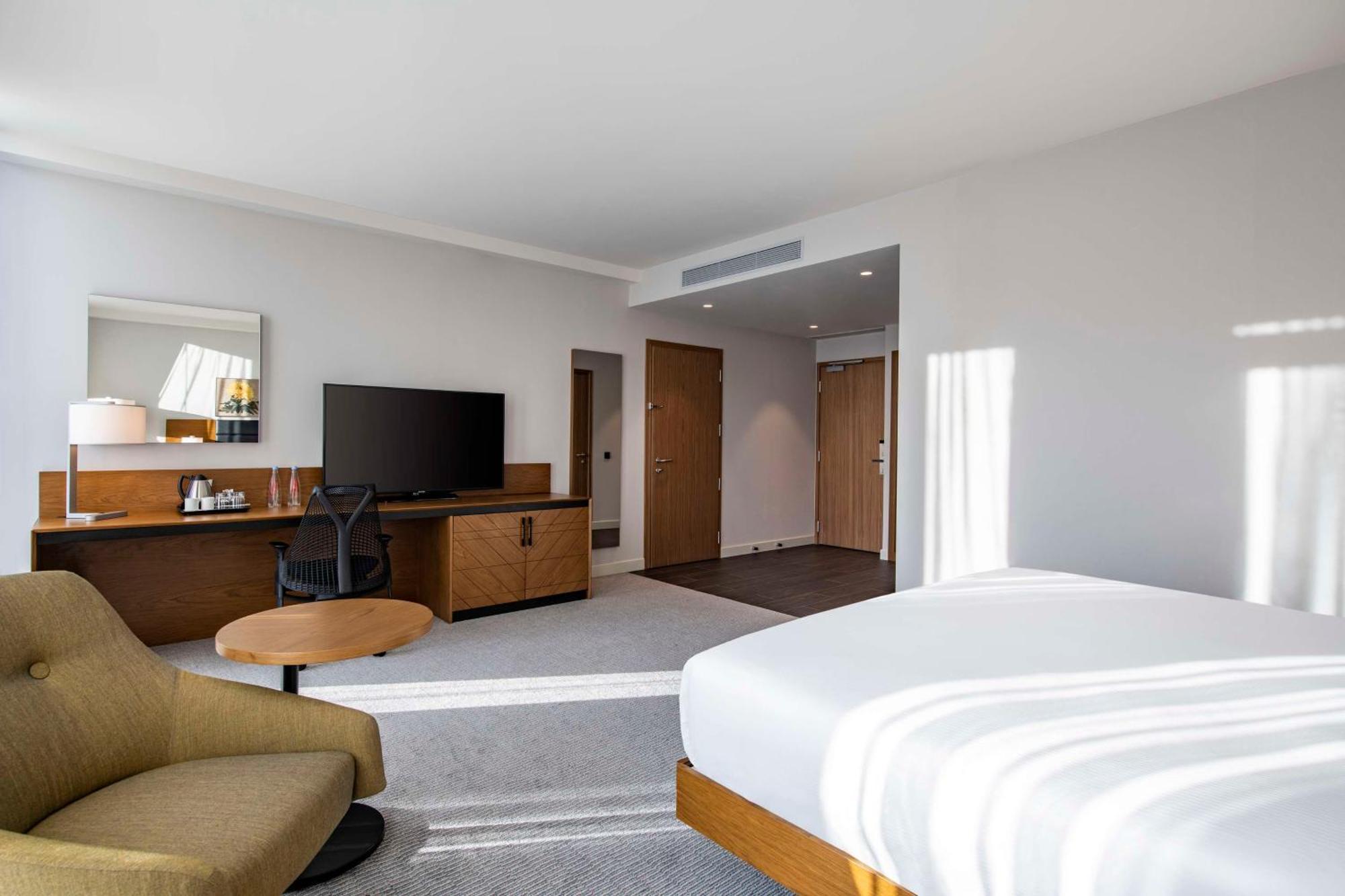 Hilton Garden Inn Tbilisi Chavchavadze Bagian luar foto