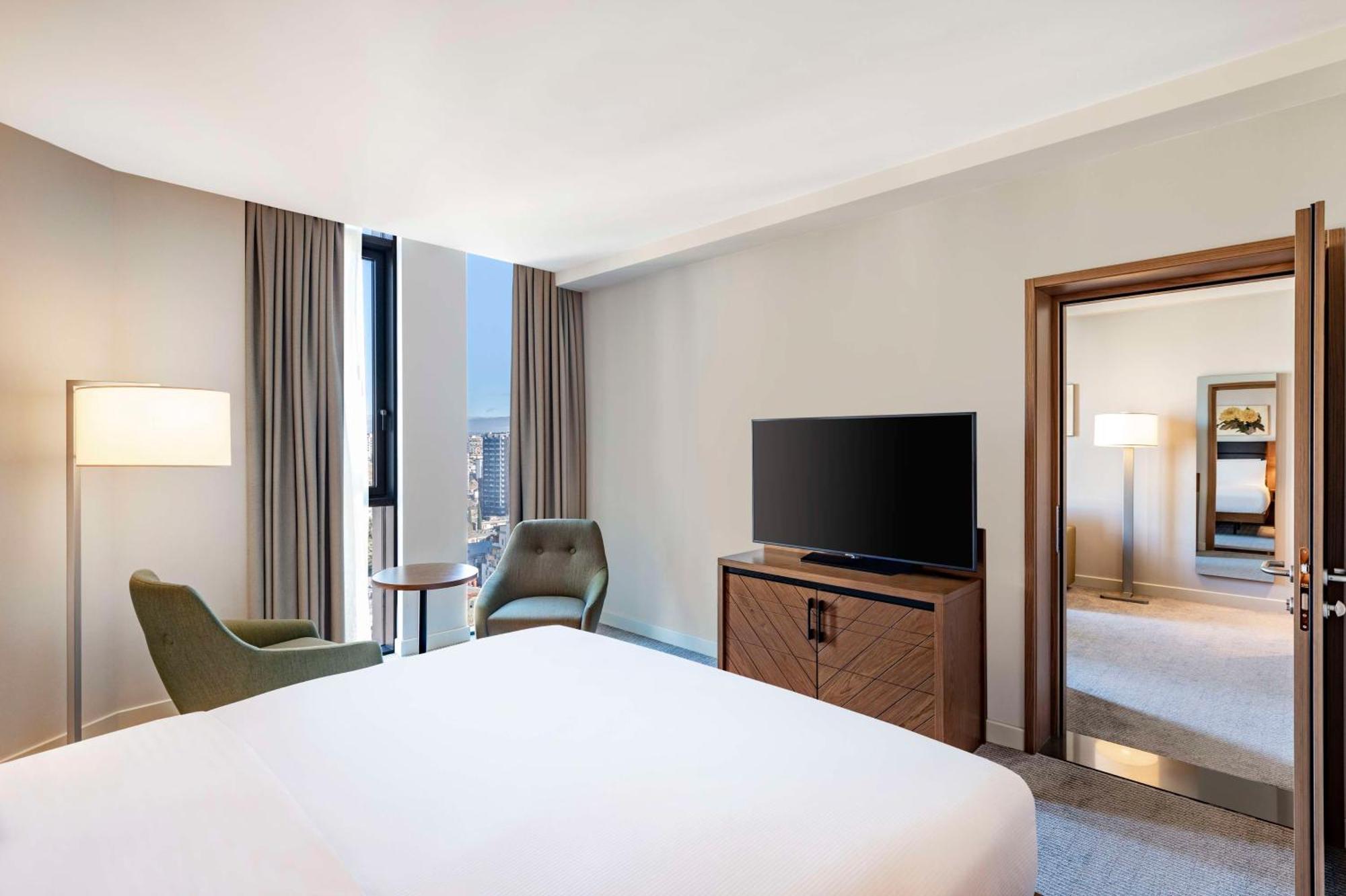 Hilton Garden Inn Tbilisi Chavchavadze Bagian luar foto