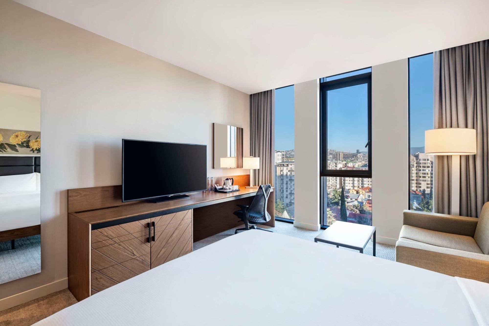 Hilton Garden Inn Tbilisi Chavchavadze Bagian luar foto