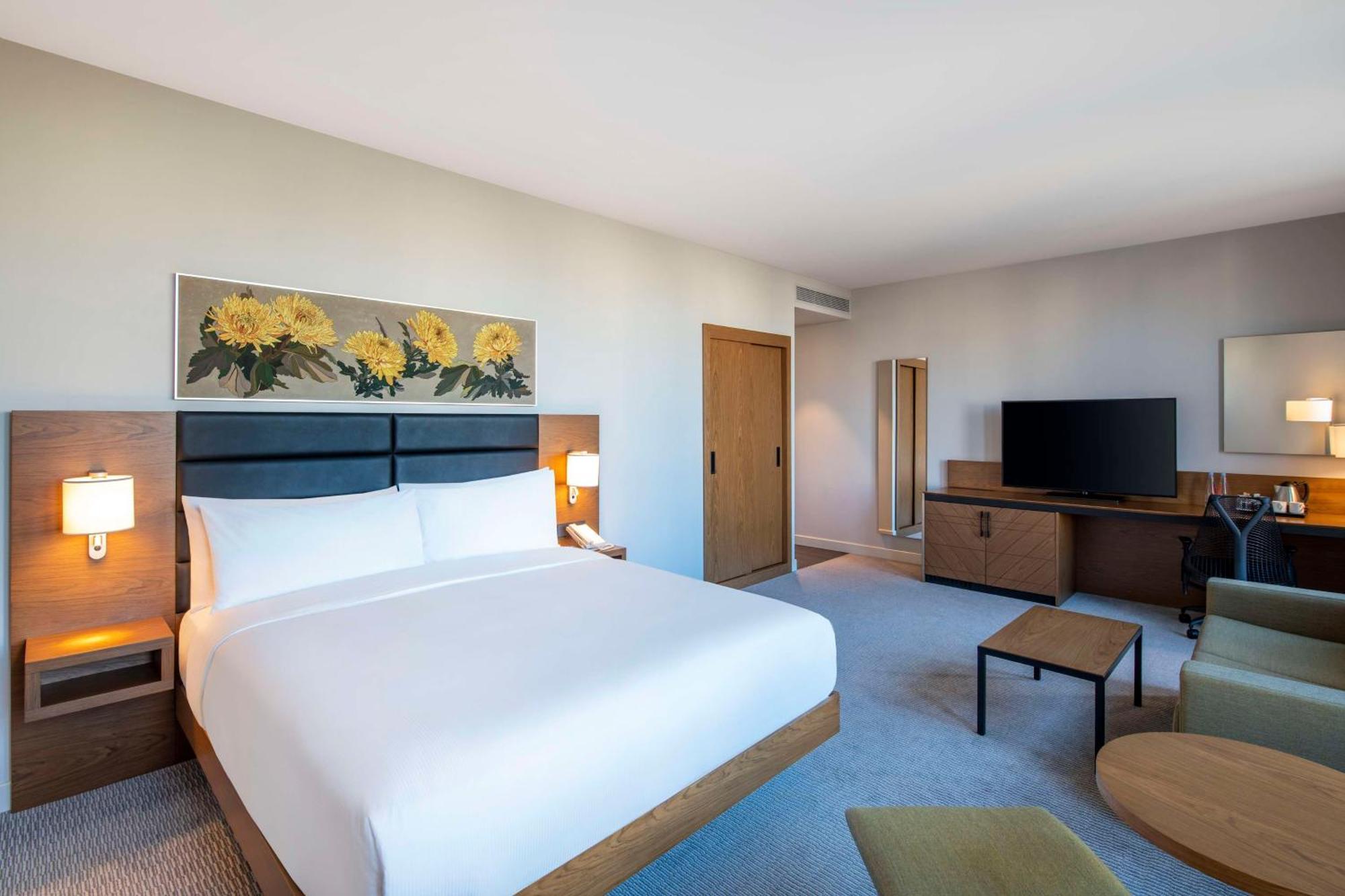 Hilton Garden Inn Tbilisi Chavchavadze Bagian luar foto