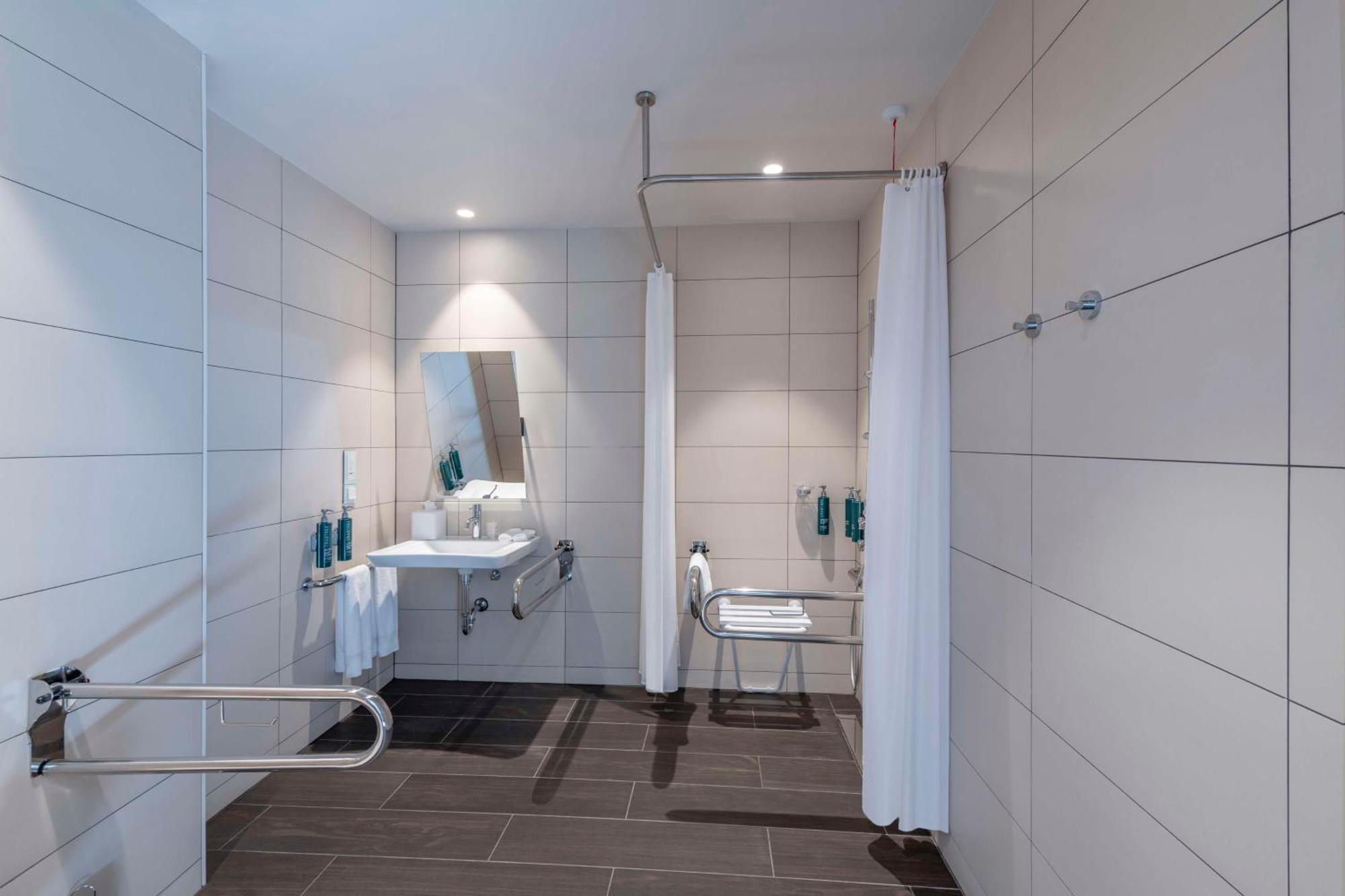 Hilton Garden Inn Tbilisi Chavchavadze Bagian luar foto
