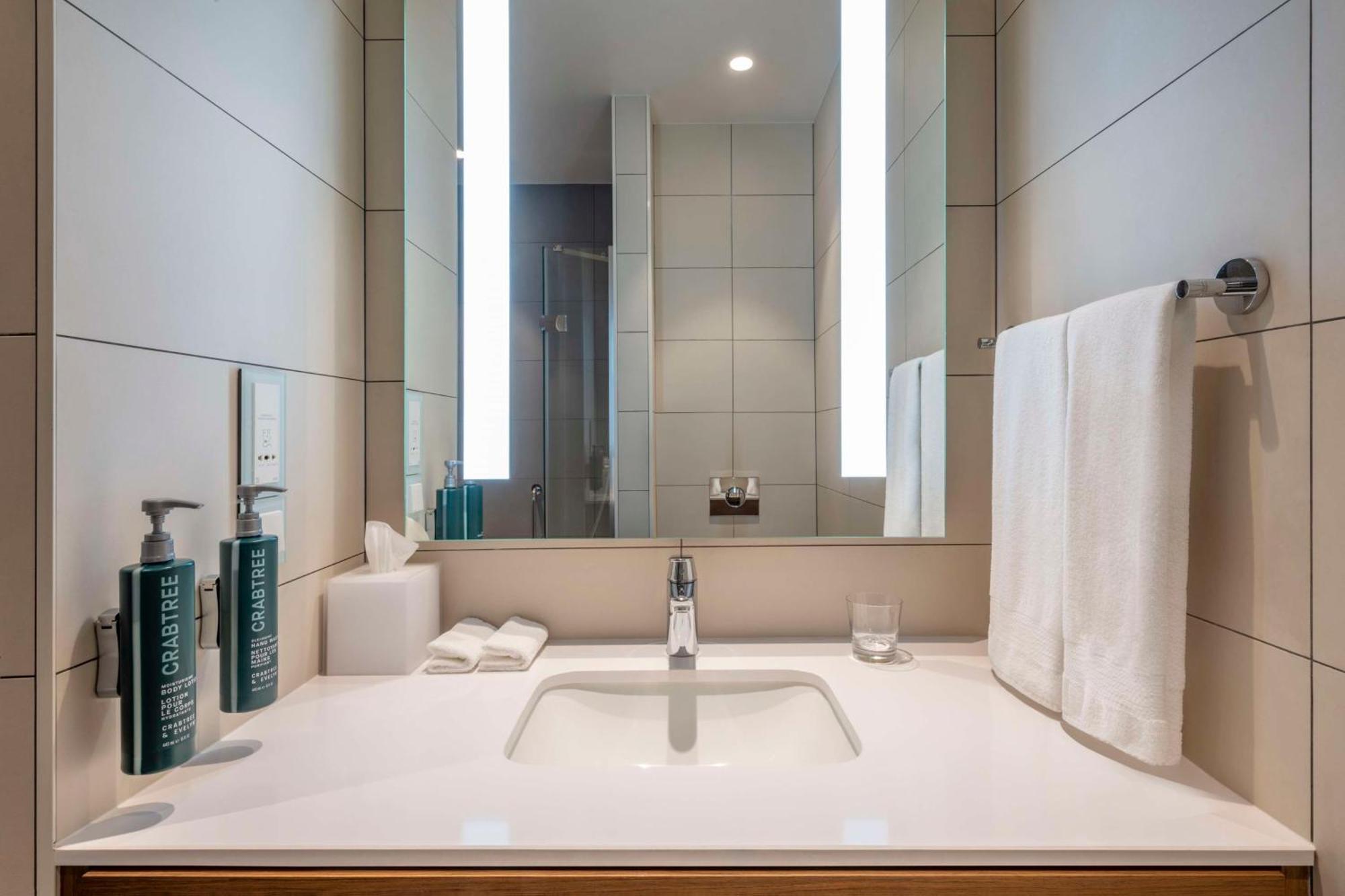 Hilton Garden Inn Tbilisi Chavchavadze Bagian luar foto