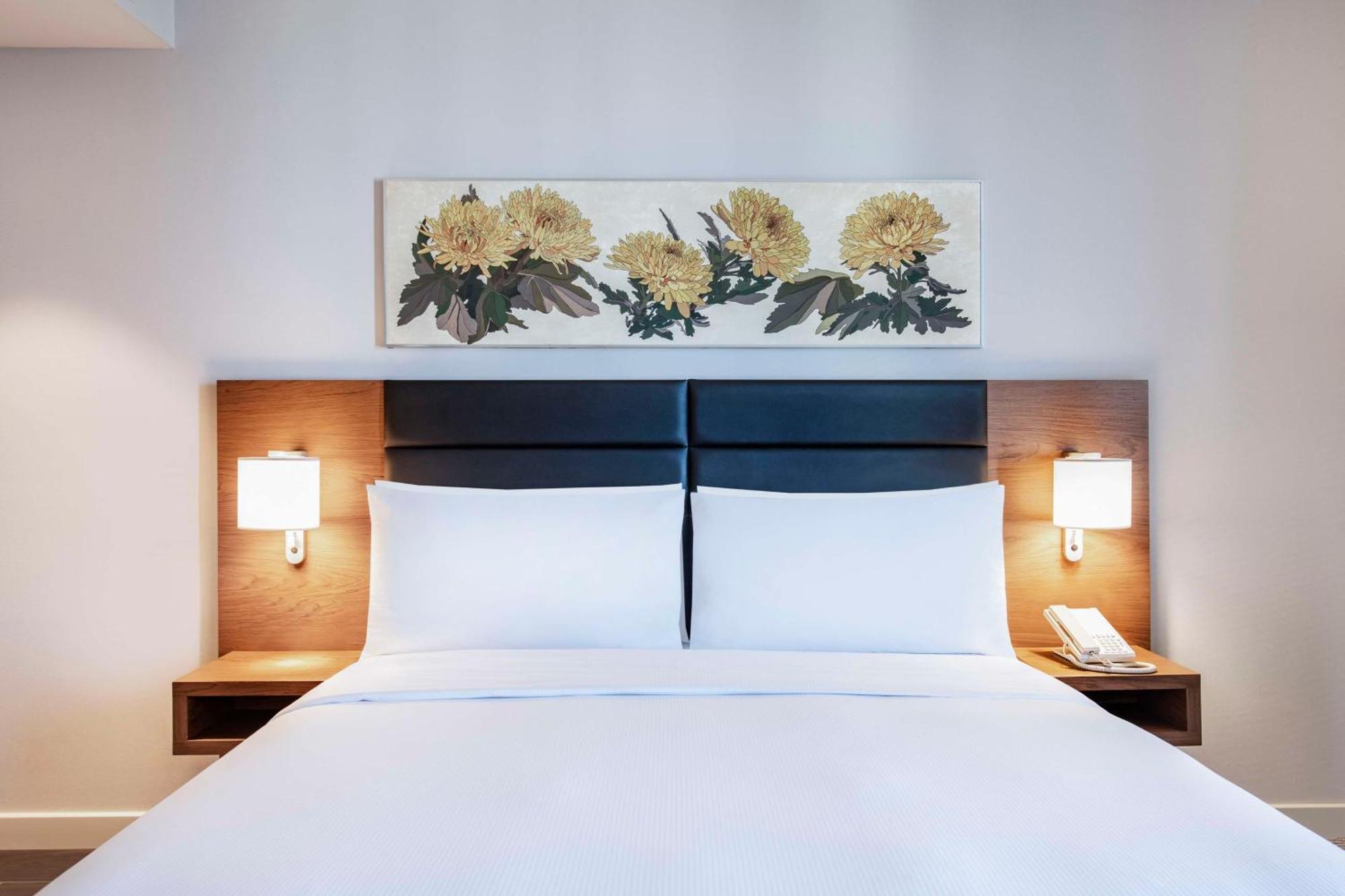 Hilton Garden Inn Tbilisi Chavchavadze Bagian luar foto