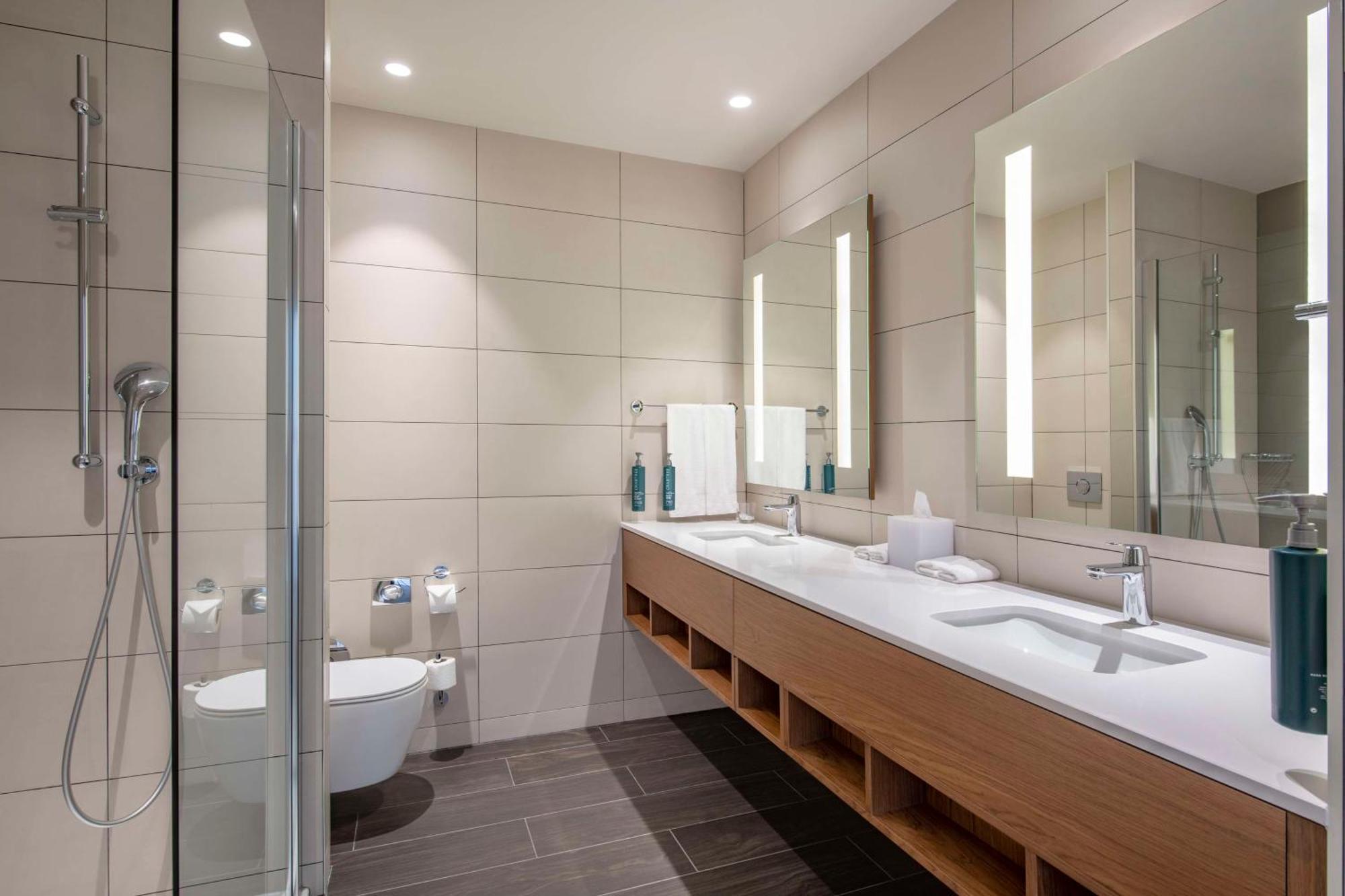 Hilton Garden Inn Tbilisi Chavchavadze Bagian luar foto