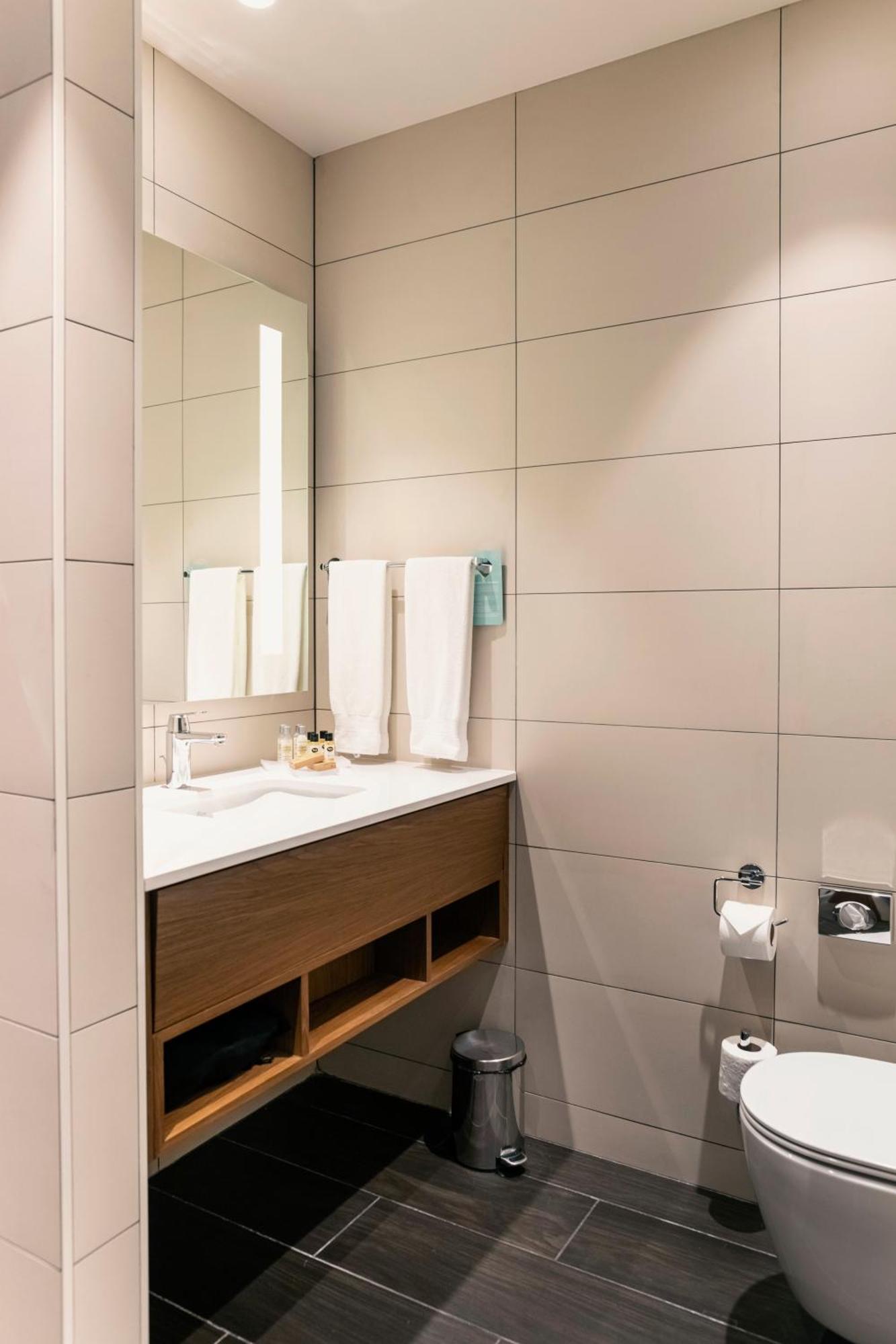 Hilton Garden Inn Tbilisi Chavchavadze Bagian luar foto