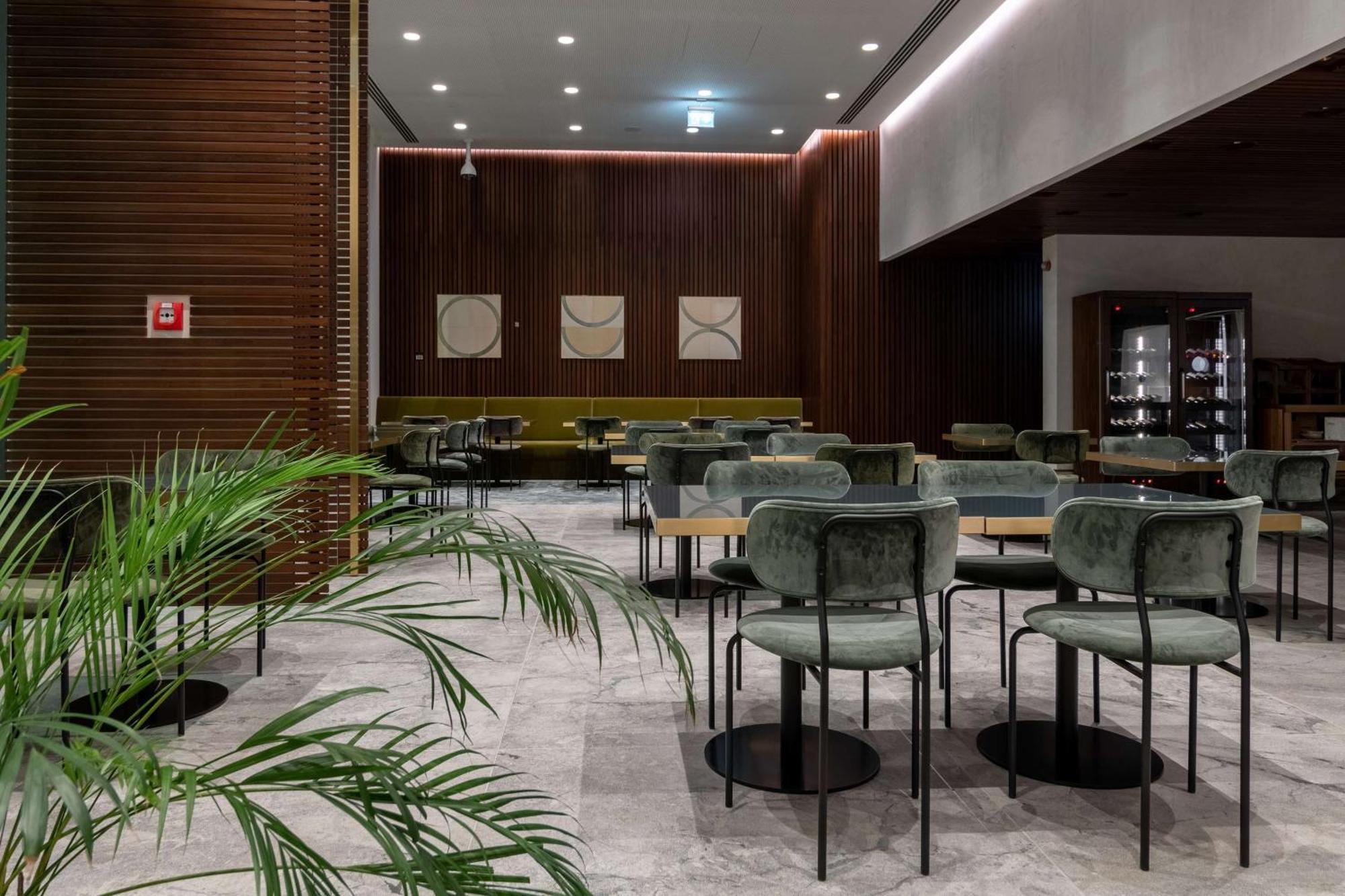 Hilton Garden Inn Tbilisi Chavchavadze Bagian luar foto